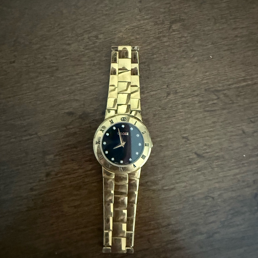 Gucci Gold plated watch 3300L